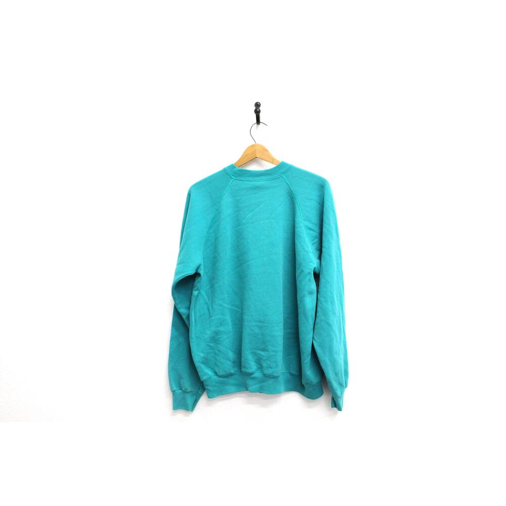 Vintage Cats in a Winter Window Scene Sweatshirt XL - Picture 7 of 10